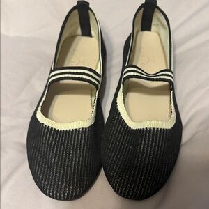 Danskin Women's Striped Black and Cream Slippers